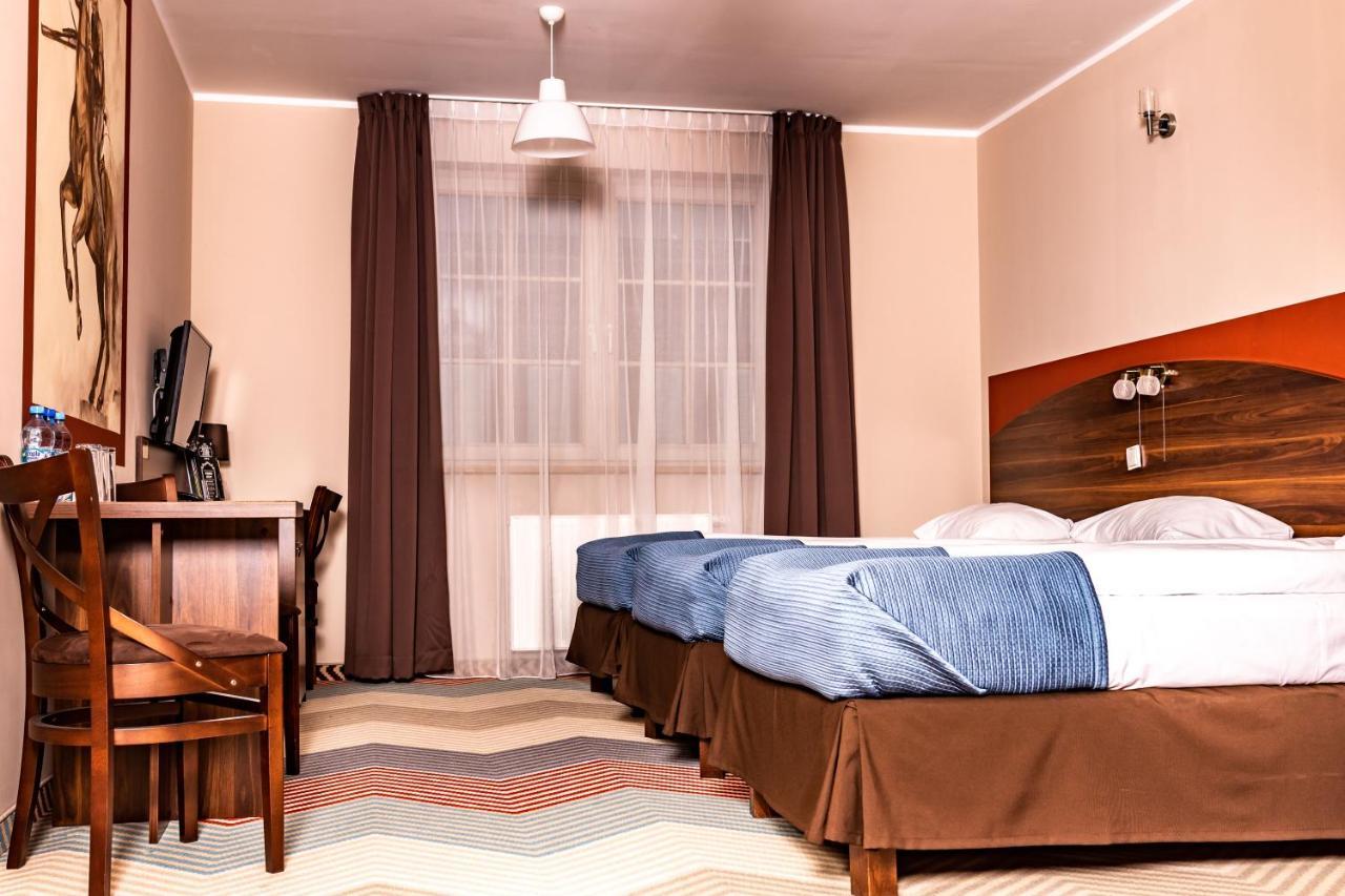 Hotel Texas - Жори Екстериор снимка